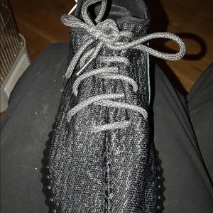 Yeezy all sizes and design